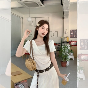 gentle pleated irregular Top